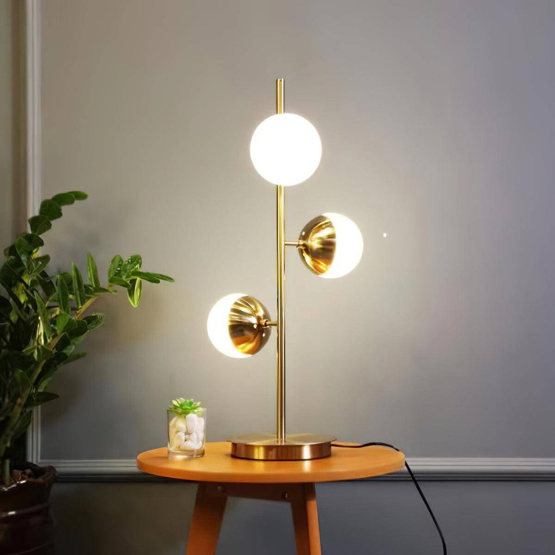 Moderne LED Trælampe med Glaskugler
