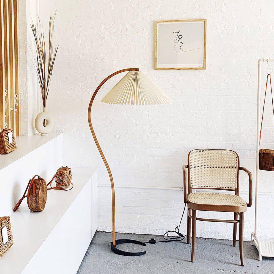 Designer Gulvlampe i Træ & Metal