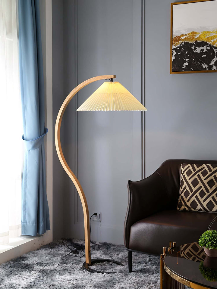 Designer Gulvlampe i Træ & Metal