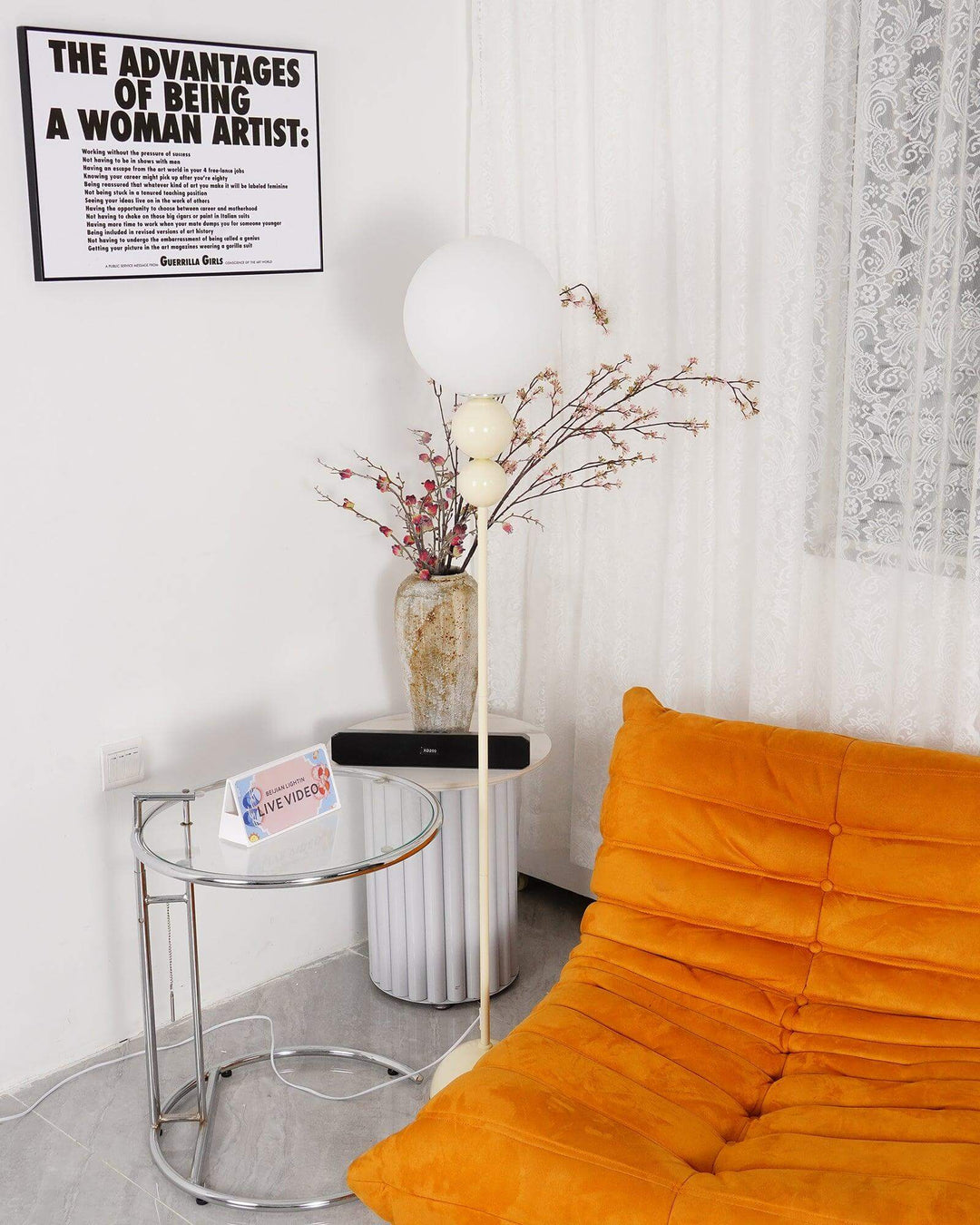 Elegant Gulvlampe i Metal og Glas