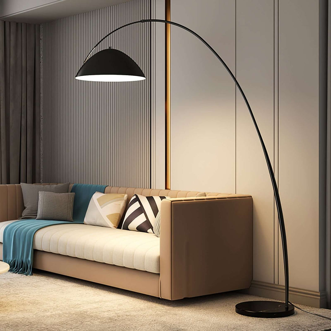 Justerbar bue gulvlampe i metal