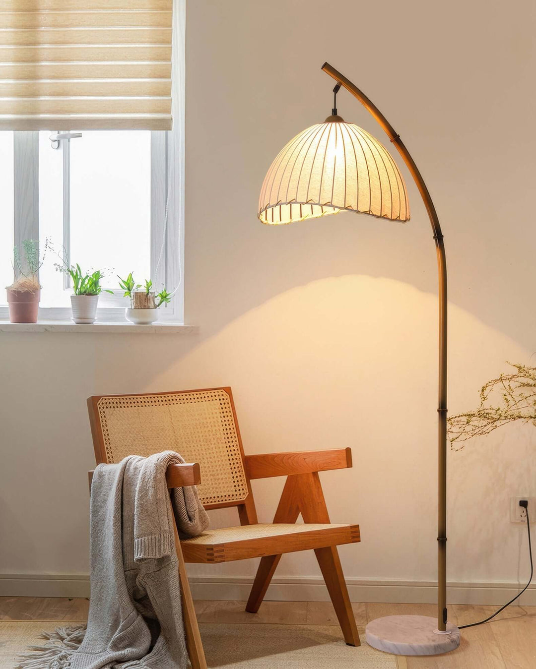 Zen Gulvlampe i Bambus med Stofskærm