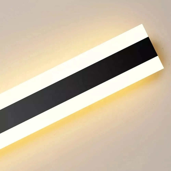 LED Væglampe i Stribet Design