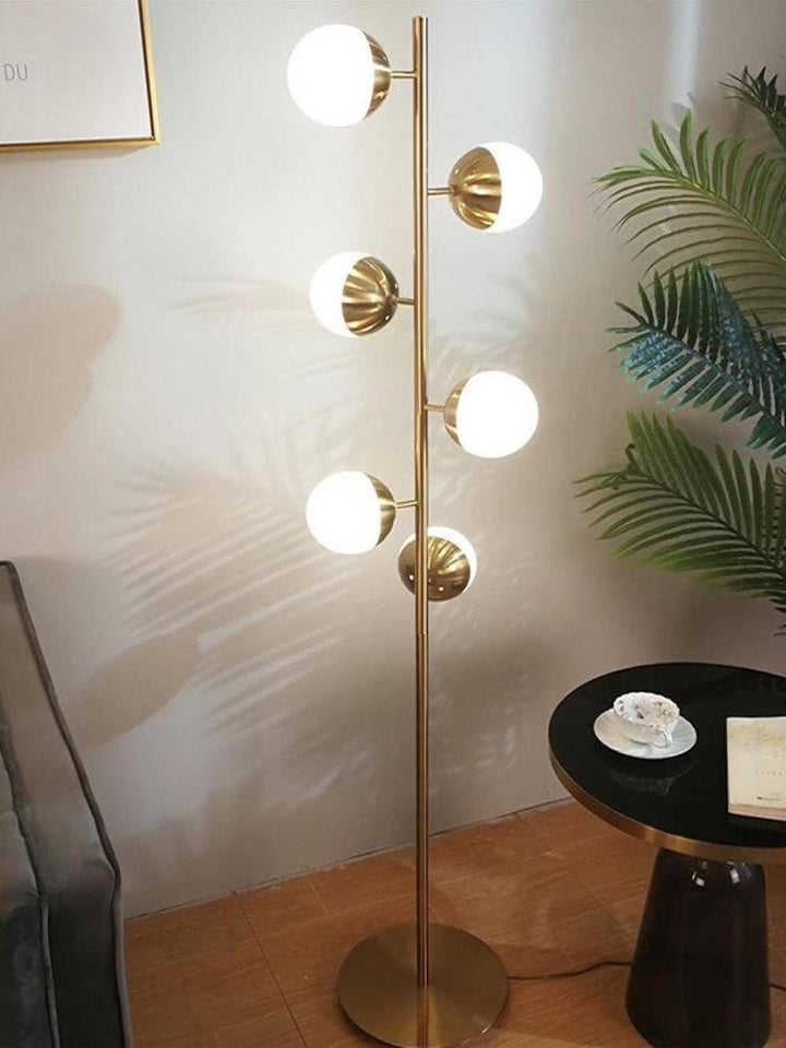 Moderne LED Trælampe med Glaskugler