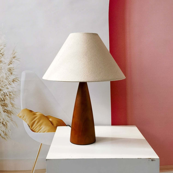 Elegant Bordlampe i Massivt Træ