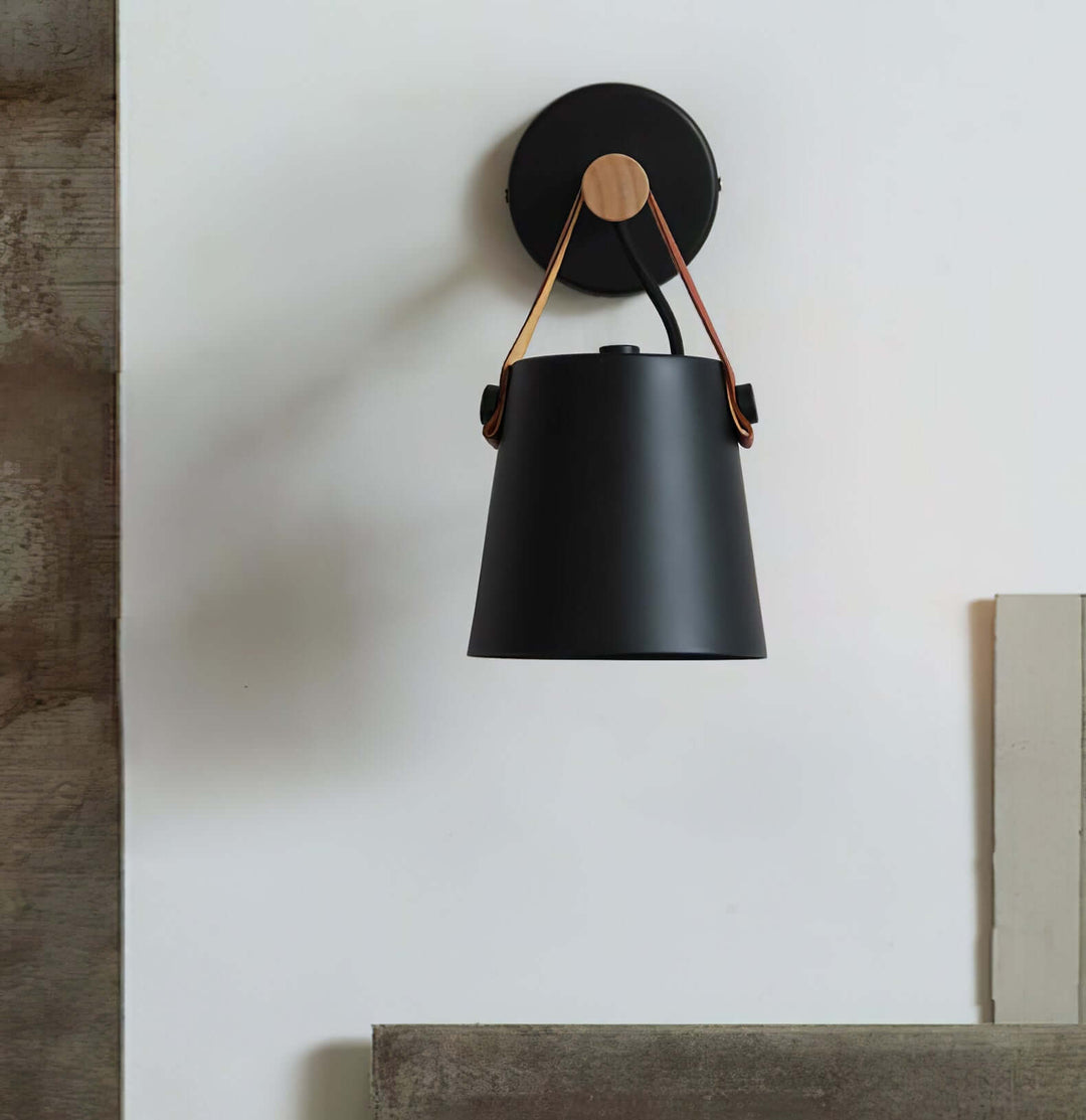 Konisk Væglampe i Træ med LED | Skandinavisk Design