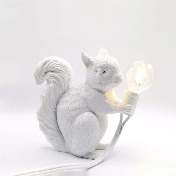 Sød Egern Bordlampe - Nordisk Design