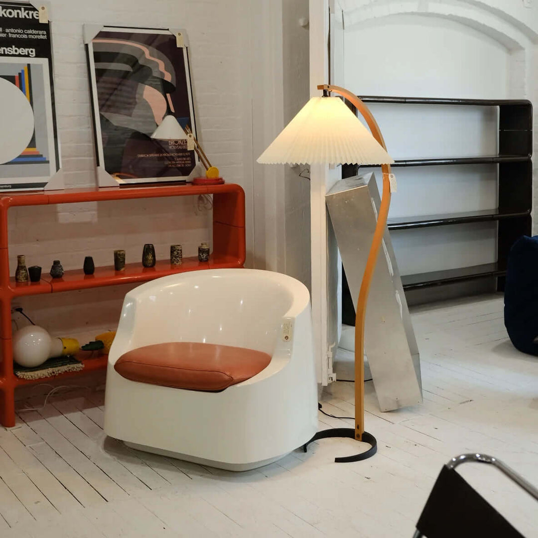 Designer Gulvlampe i Træ & Metal