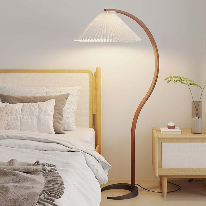 Designer Gulvlampe i Træ & Metal