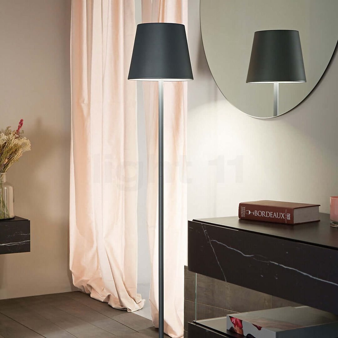 Genopladelig LED Gulvlampe