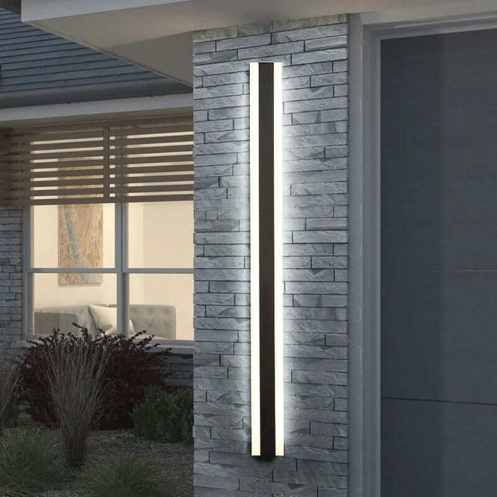 LED Væglampe i Stribet Design | Moderne Indendørs Belysning