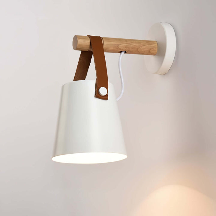 Konisk Væglampe i Træ med LED | Skandinavisk Design