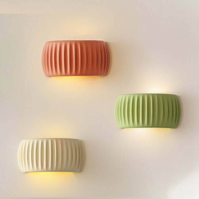 Ribbet Væglampe i Harpiks - Art Deco Design