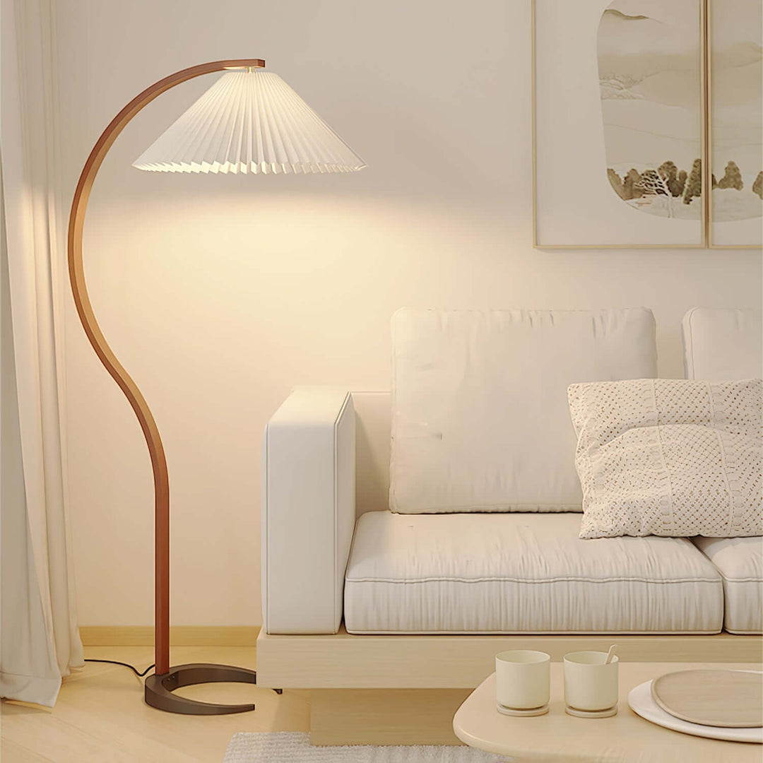 Designer Gulvlampe i Træ & Metal