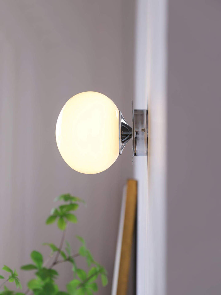 Moderne Metal Væglampe med Lyserød Glasskærm