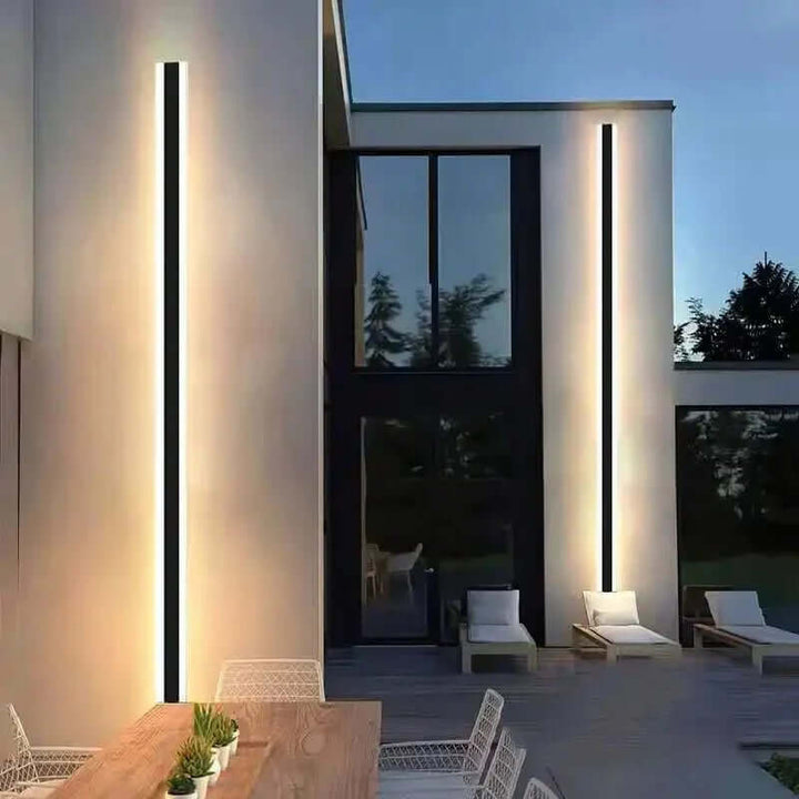 LED Væglampe i Stribet Design