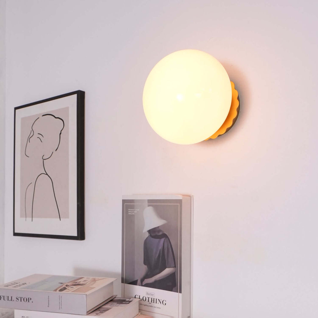 Moderne Metal Væglampe med Lyserød Glasskærm