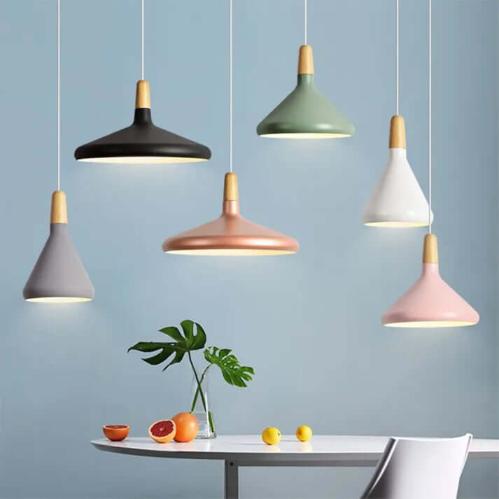 Konisk Pendel i Metal - Moderne Design
