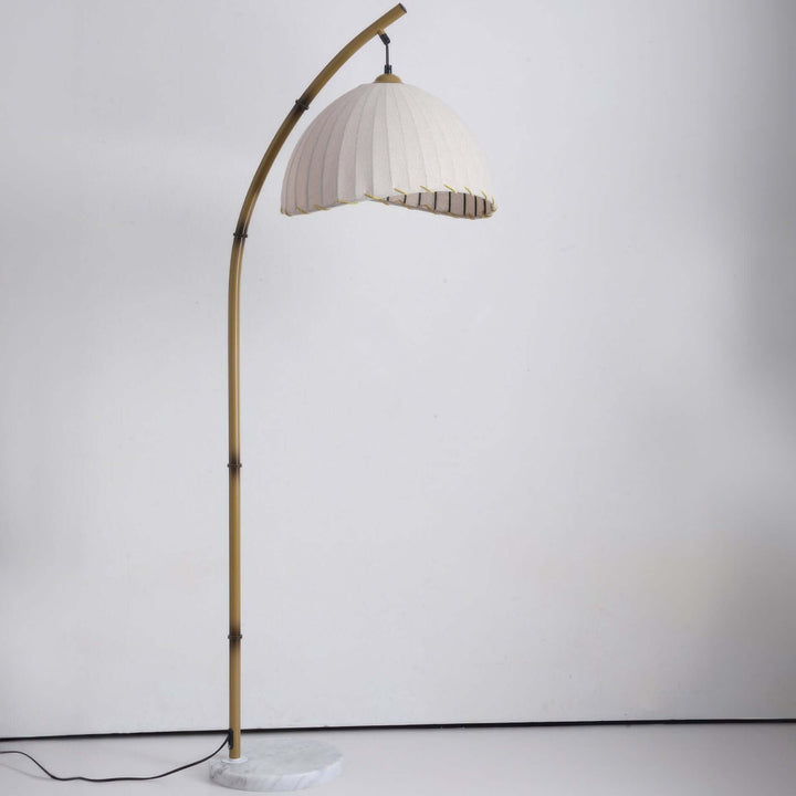 Zen Gulvlampe i Bambus med Stofskærm