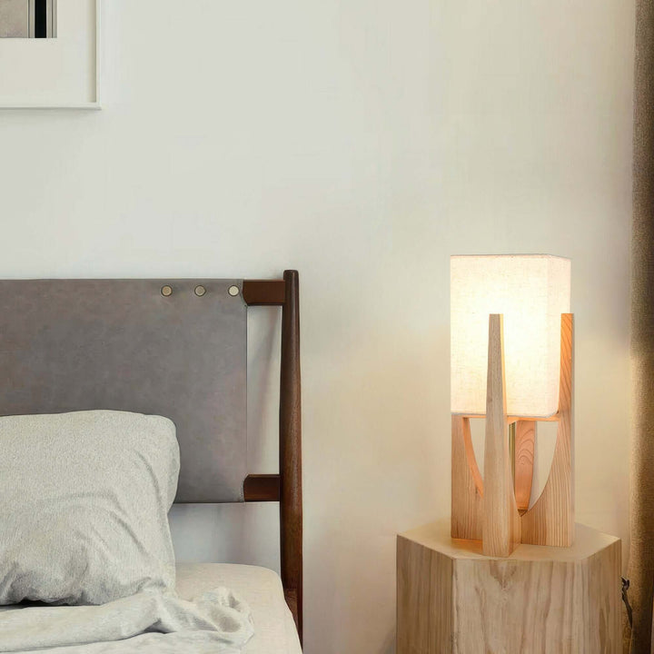 Elegant Gulvlampe i Valnøddetræ med Justerbar Belysning