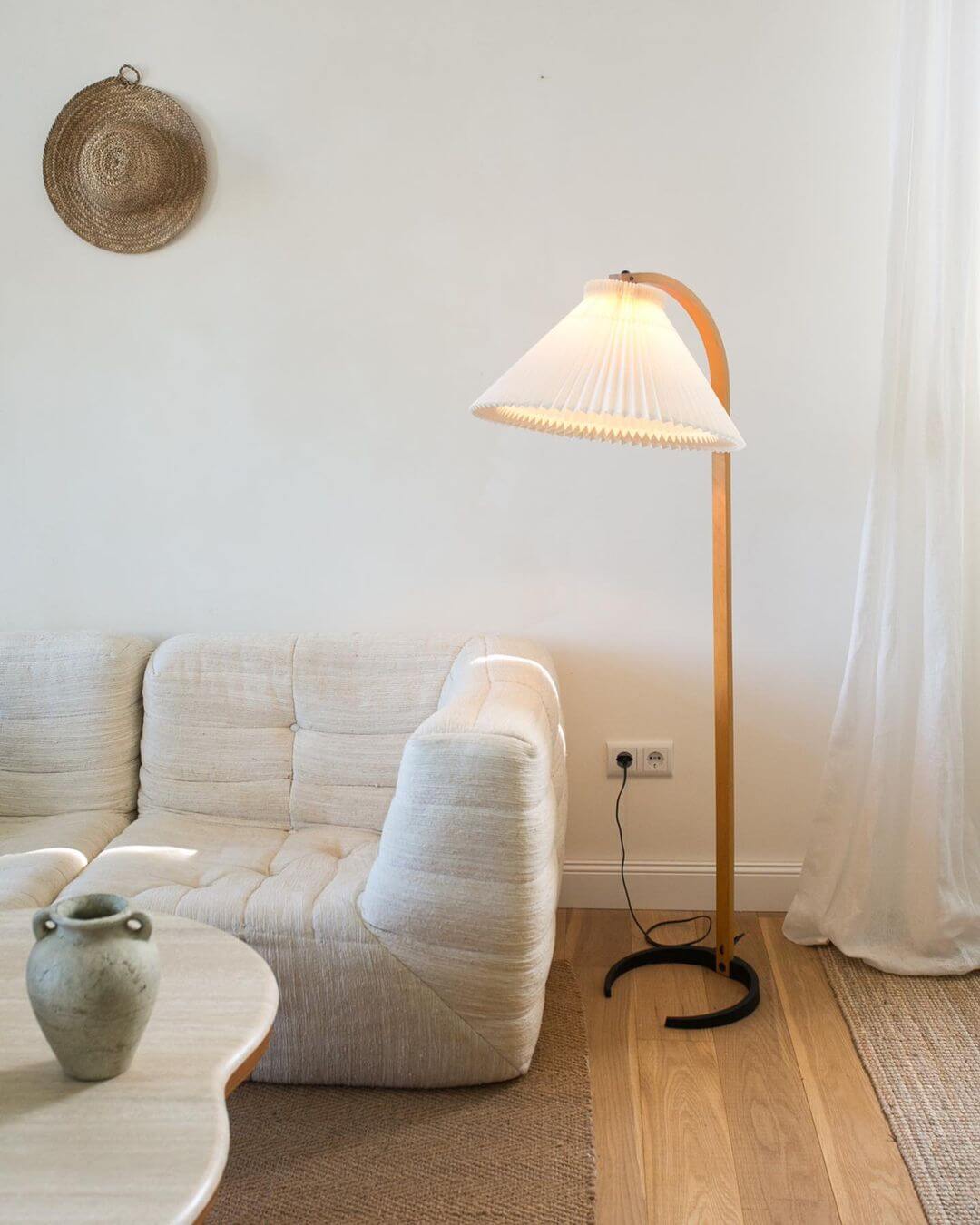 Designer Gulvlampe i Træ & Metal