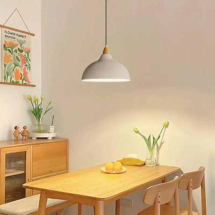 Elegant Oak Pendel Ø24 - Stilfuld Belysning til Dit Hjem