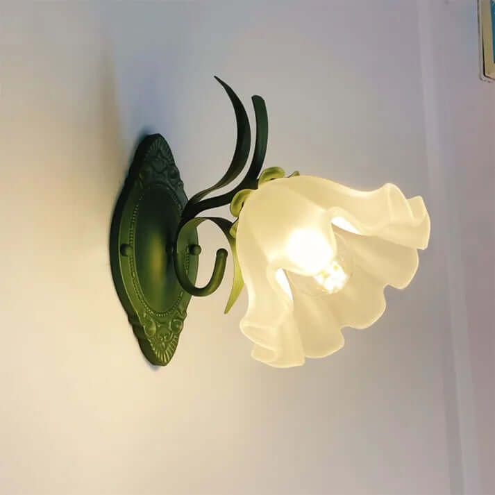 Elegant Blomster Væglampe i Jern & Akryl - 22cm