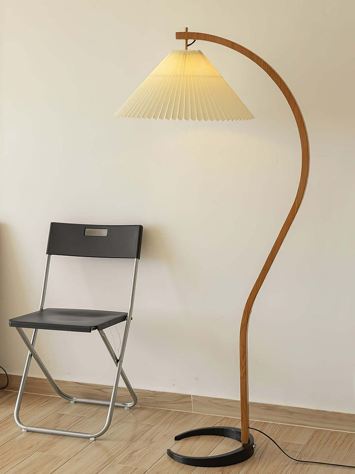 Designer Gulvlampe i Træ & Metal