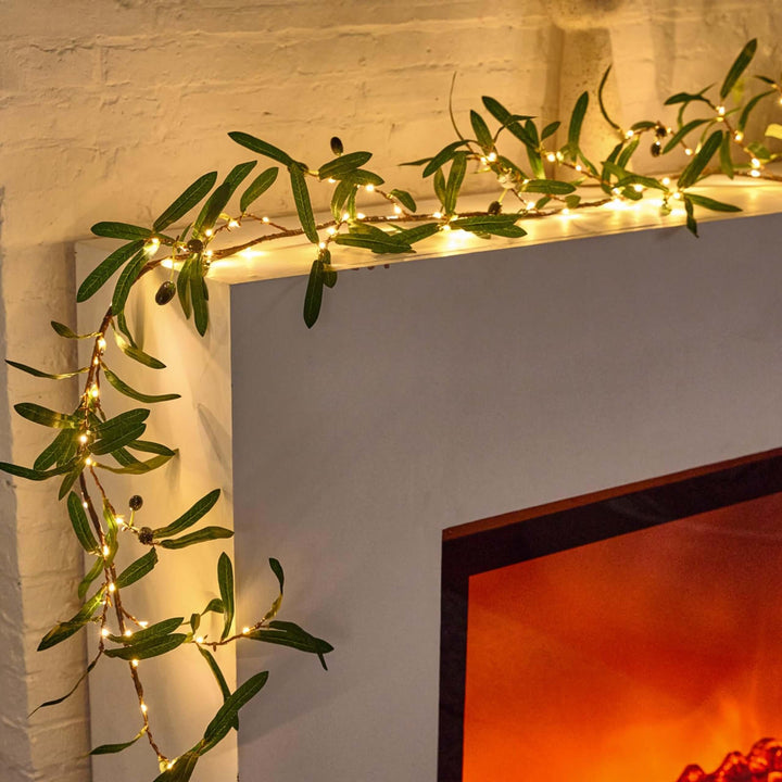 Fortryllet Olivengren Guirlande med 96 LED-lys