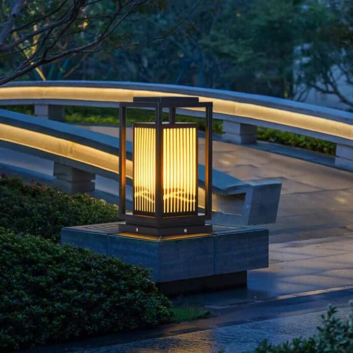Soldrevet Havepæl Lampe - Vandtæt LED Udendørslys