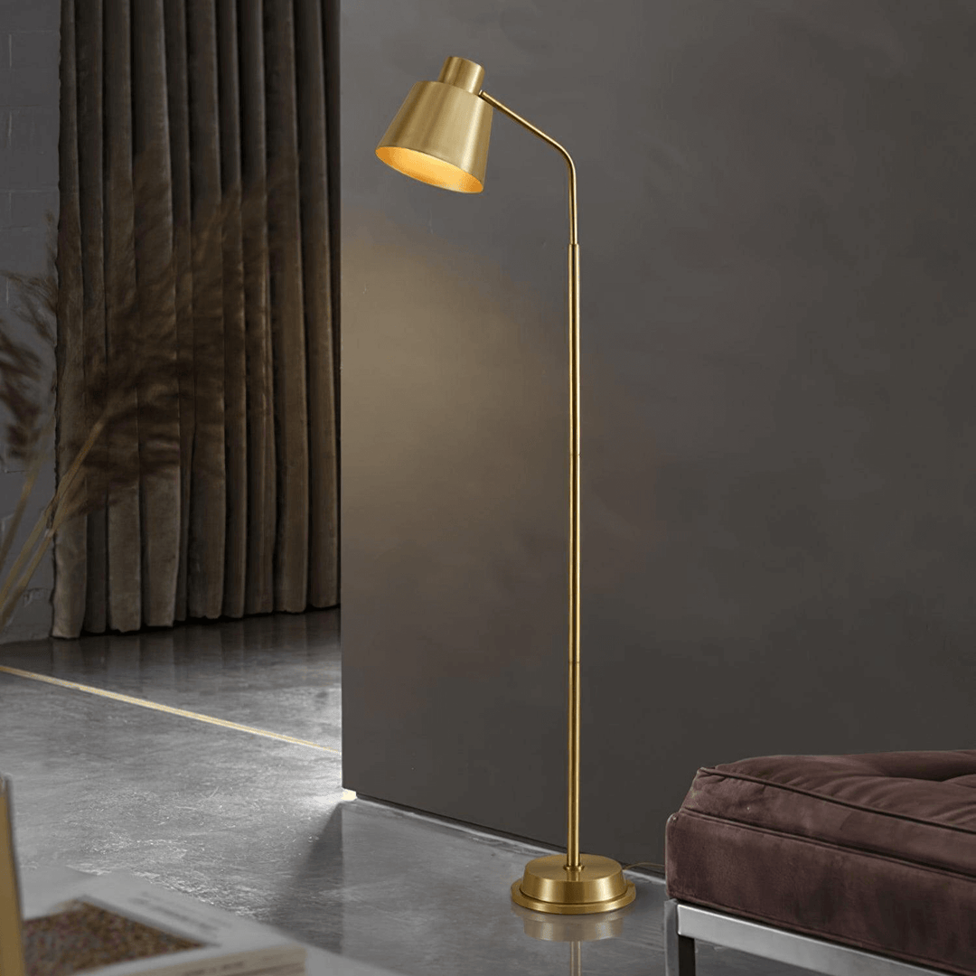Elegant Gulvlampe i Messing