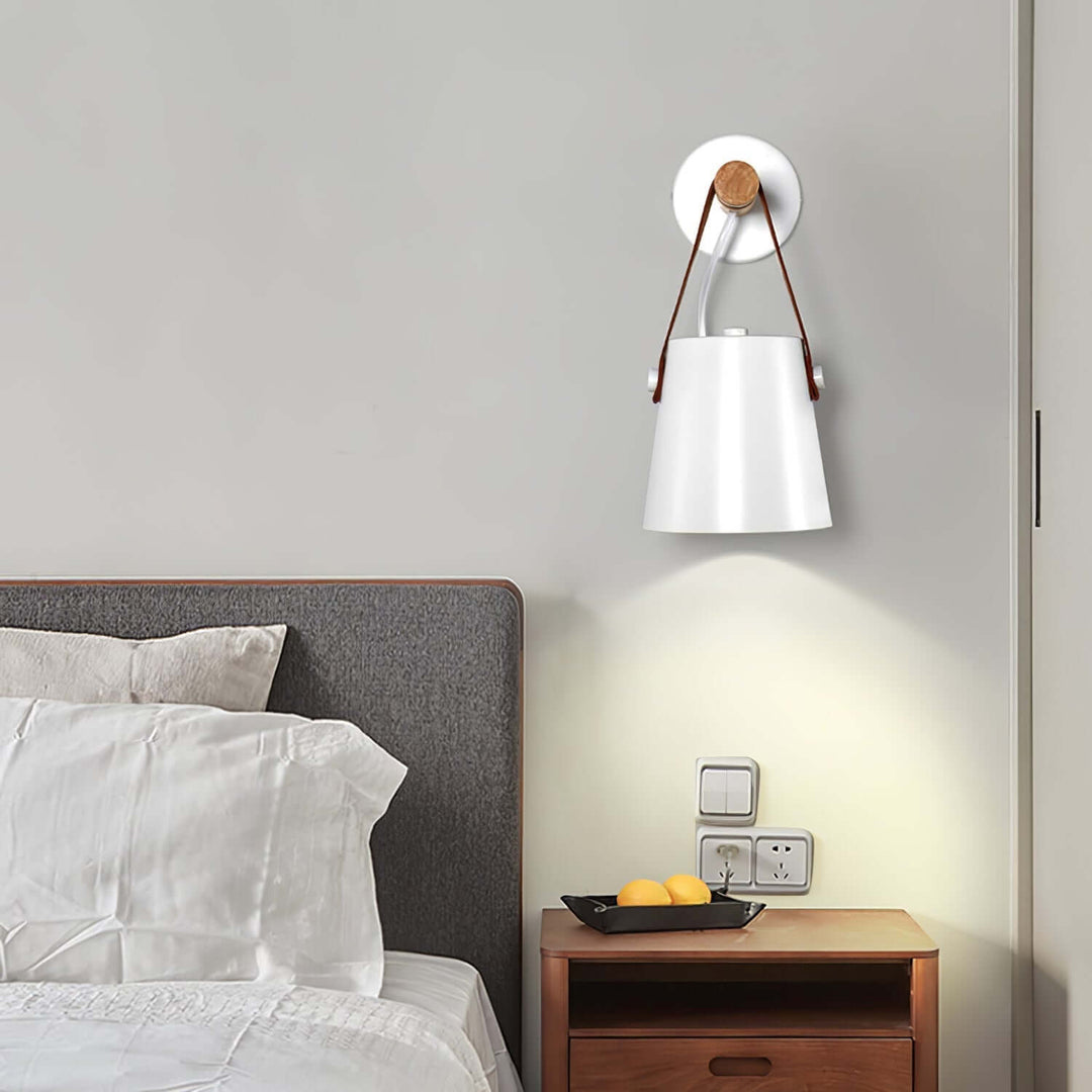 Konisk Væglampe i Træ med LED | Skandinavisk Design