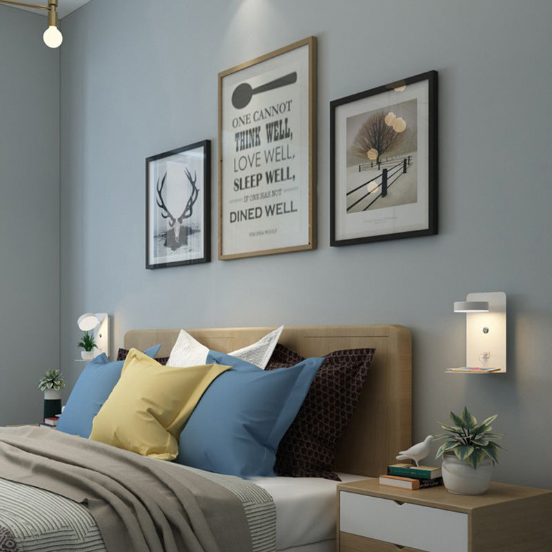 Smart LED-lampe med opladerstation og 330° drejefunktion