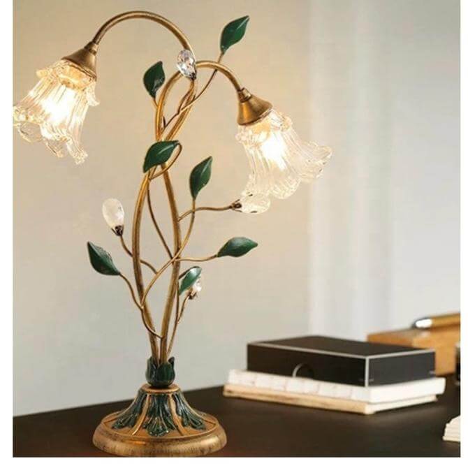 Elegant Blomster Bordlampe i Krystal & Jern