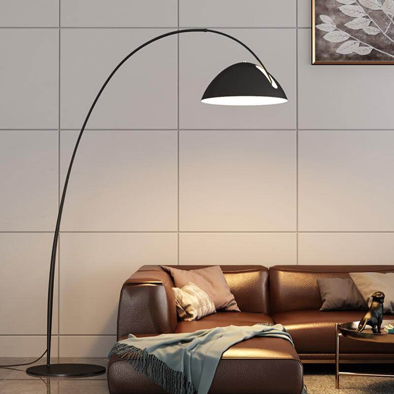 Justerbar bue gulvlampe i metal