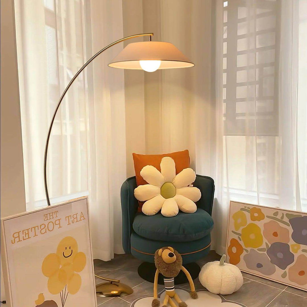 Elegant Gulvlampe med Stofskærm