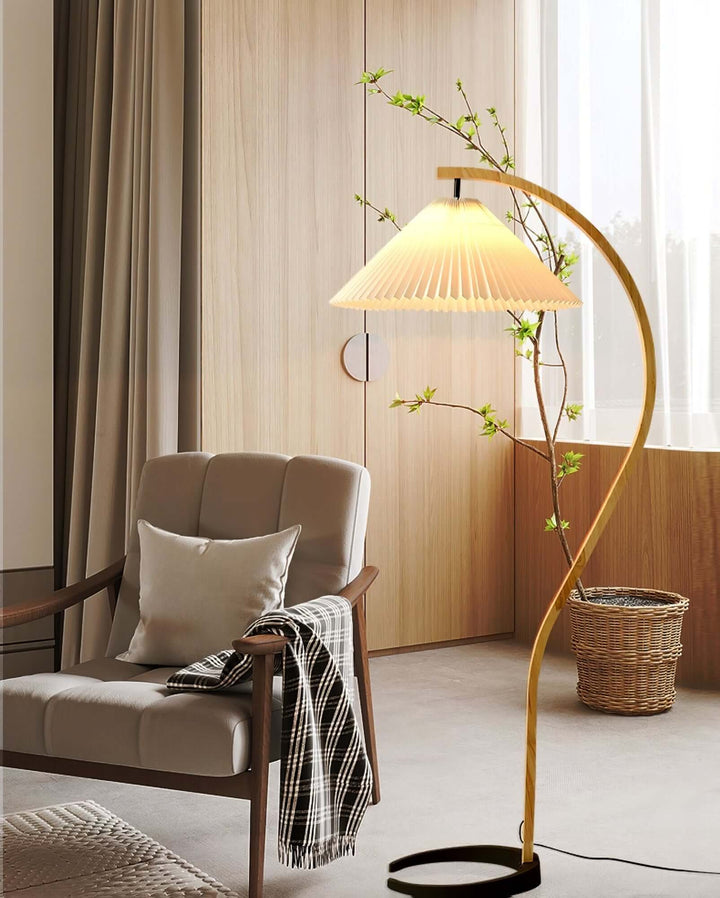 Designer Gulvlampe i Træ & Metal