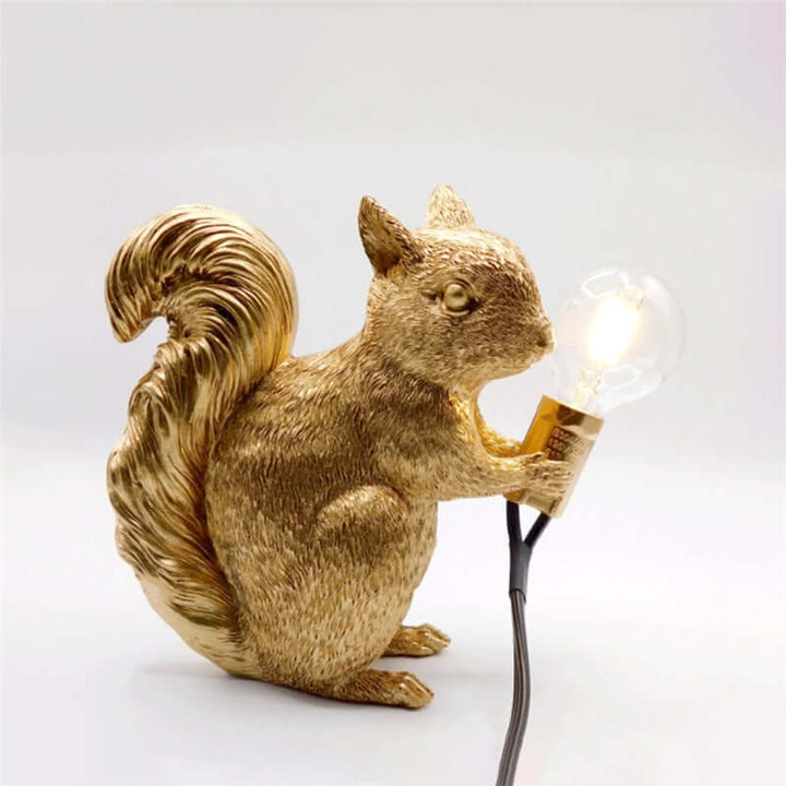 Sød Egern Bordlampe - Nordisk Design
