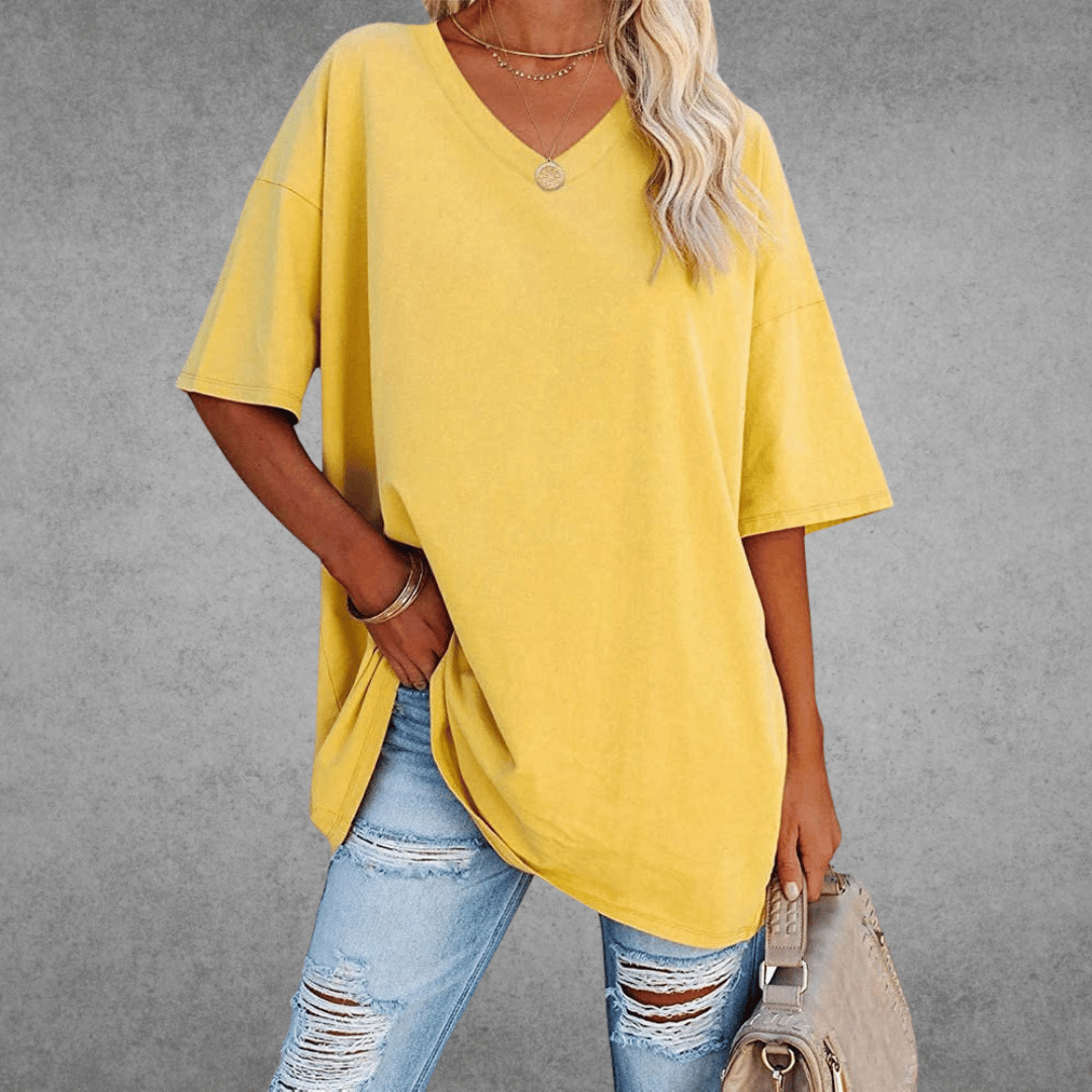 "Agnes T-shirt i tidløse farver, elegant design, perfekt til hverdag og afslappede anledninger, women's sweaters & cardigans"