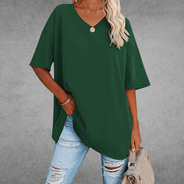 "Agnes T-shirt i tidløse farver, elegant design, perfekt til hverdag og afslappede anledninger, women's sweaters & cardigans"