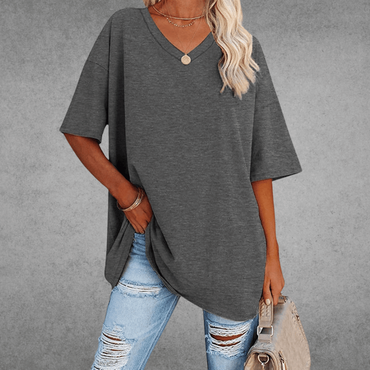 "Agnes T-shirt i tidløse farver, elegant design, perfekt til hverdag og afslappede anledninger, women's sweaters & cardigans"