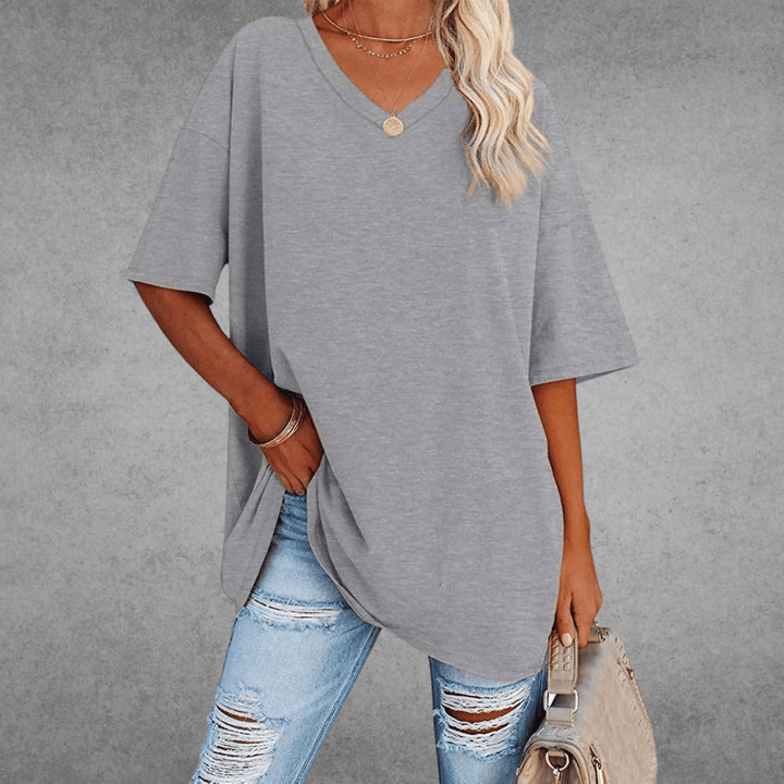 "Agnes T-shirt i tidløse farver, elegant design, perfekt til hverdag og afslappede anledninger, women's sweaters & cardigans"