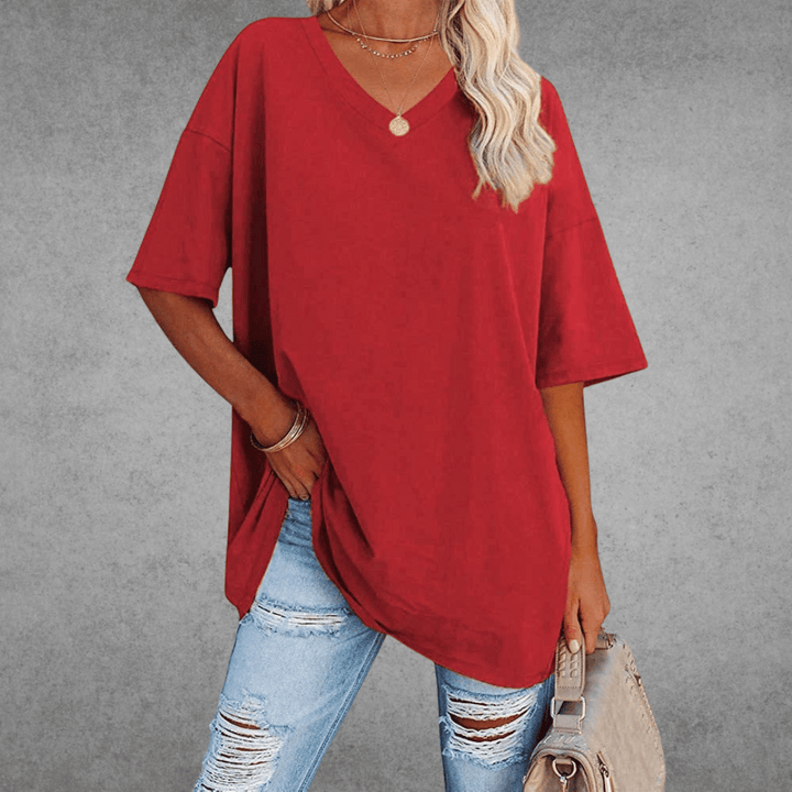 "Agnes T-shirt i tidløse farver, elegant design, perfekt til hverdag og afslappede anledninger, women's sweaters & cardigans"