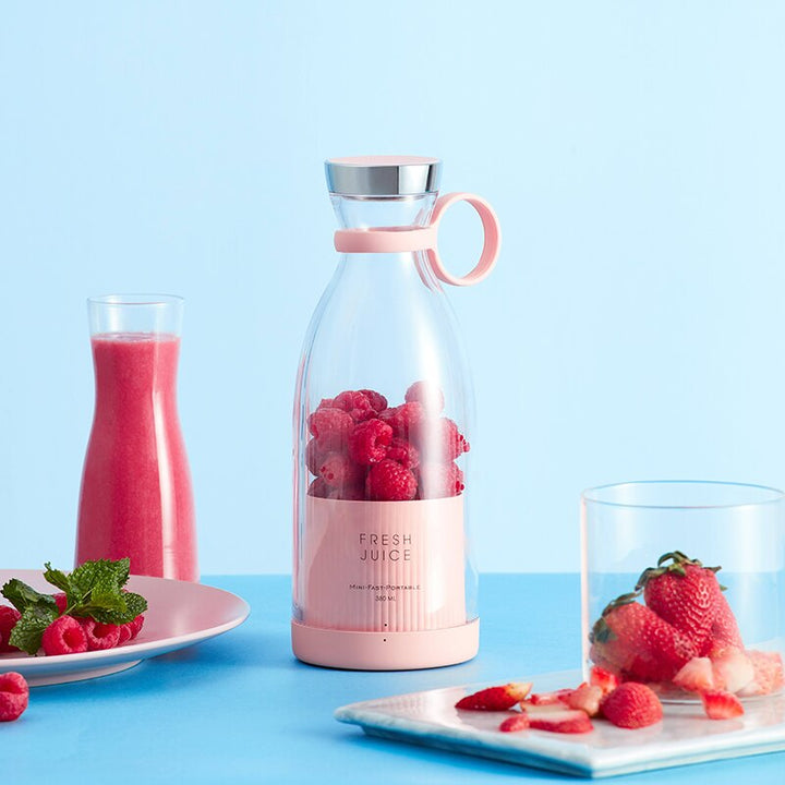 Genopladelig mini blender til smoothies og juice. Perfekt til sundhed, træning og frisk drik efter sport.
