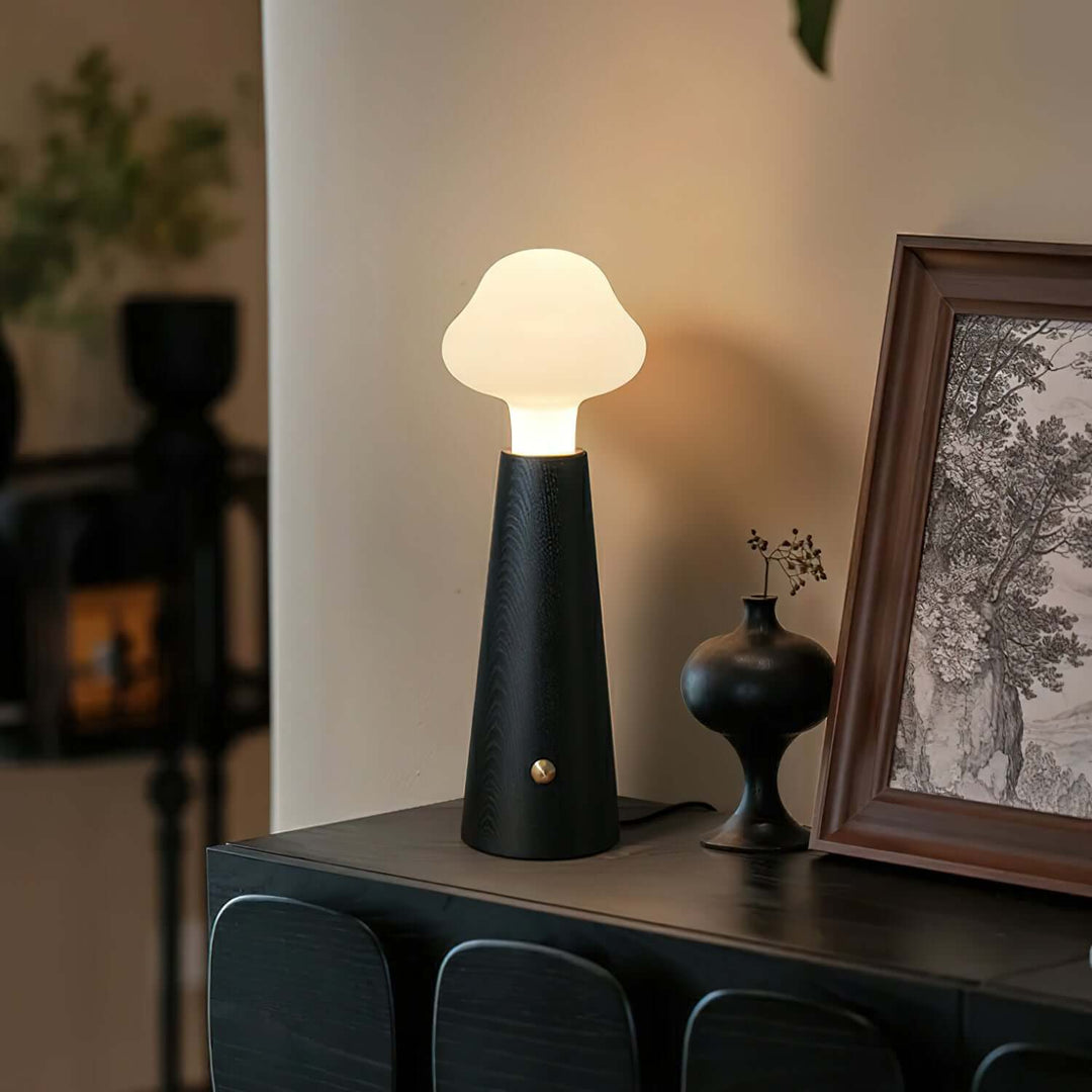 Skyformet LED Bordlampe - Justerbar Belysning