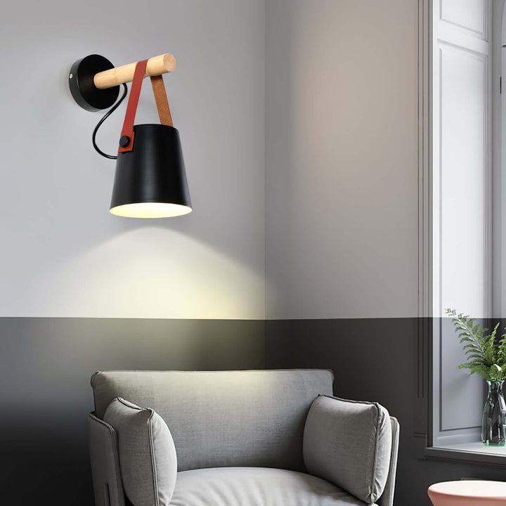 Konisk Væglampe i Træ med LED | Skandinavisk Design