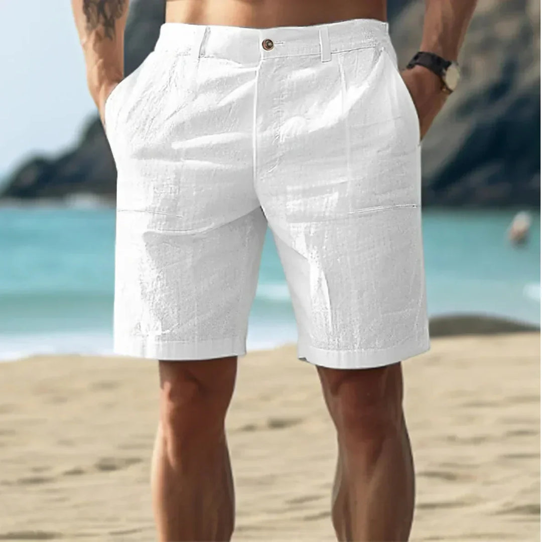 "Beige hør shorts til mænd med klassisk pasform. Let stof, ideel til varme dage. Perfekt til stil og komfort."