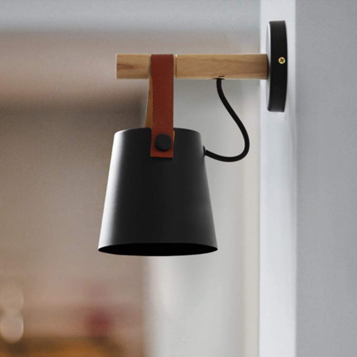 Konisk Væglampe i Træ med LED | Skandinavisk Design