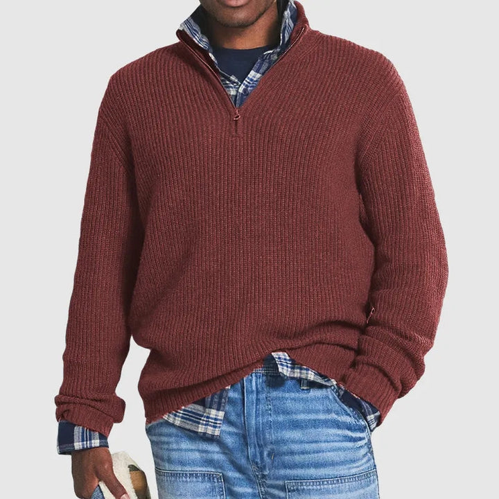 "Blød cashmere herresweater med lynlås, forretningsstil, elegant snit, vist forfra på modulopbygget baggrund."