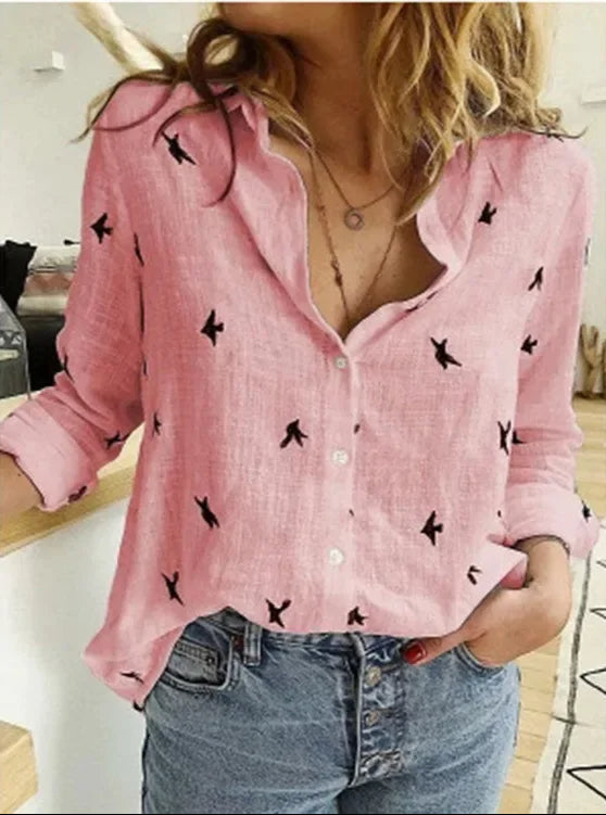 Alva blomstret bluse med vintage design, løs pasform og behagelig komfort, perfekt til både hverdag og fest.